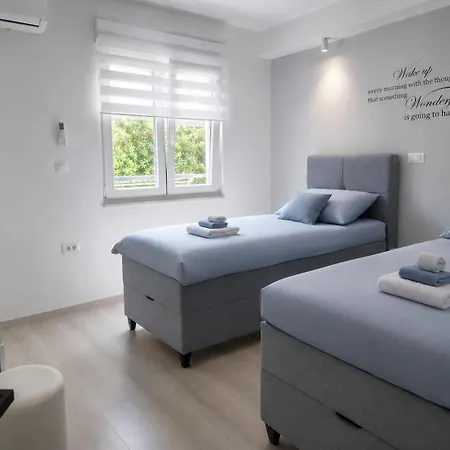 Larissa * Zadar